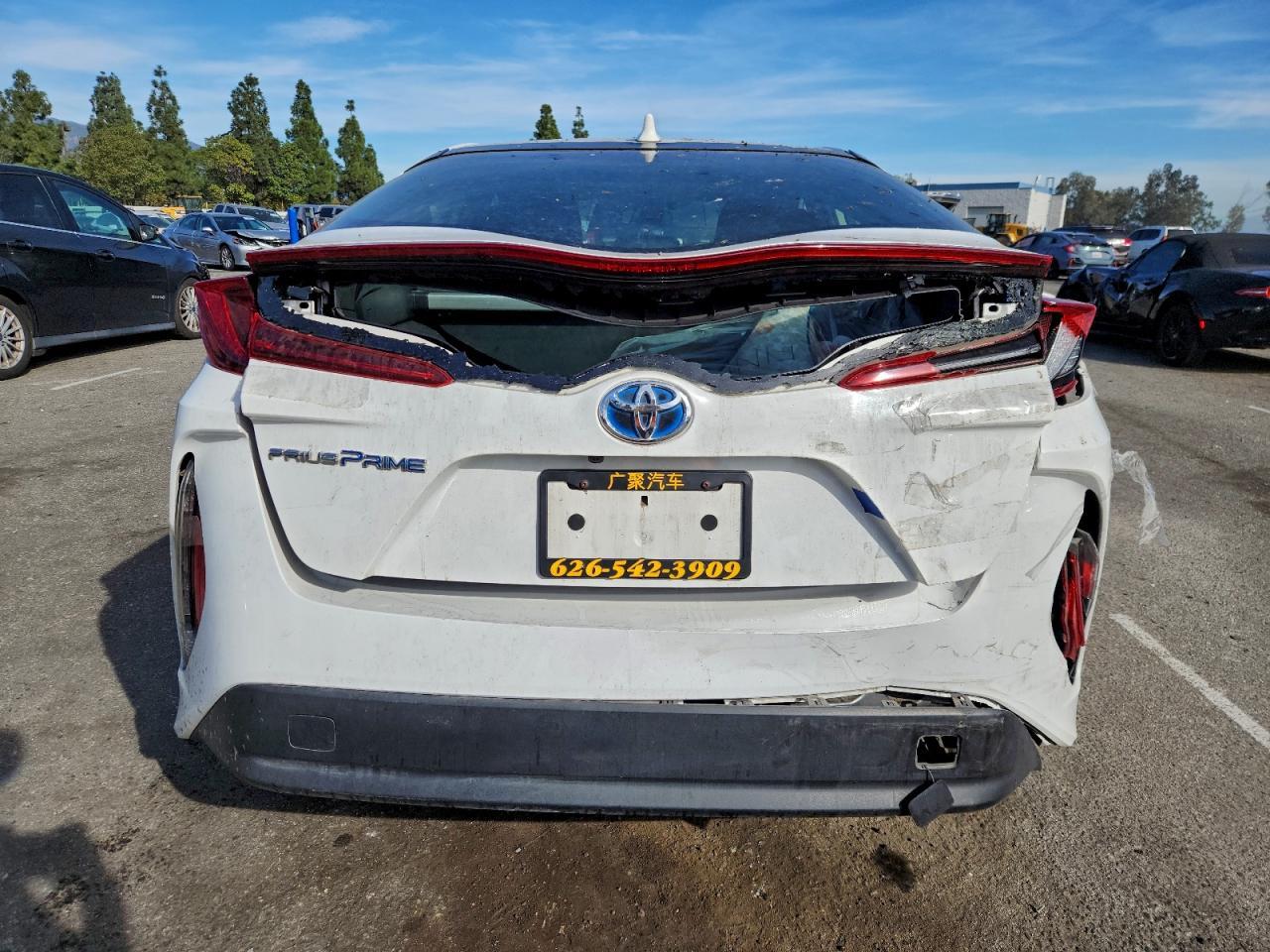 2021 Toyota Prius Prime Le - Image 6
