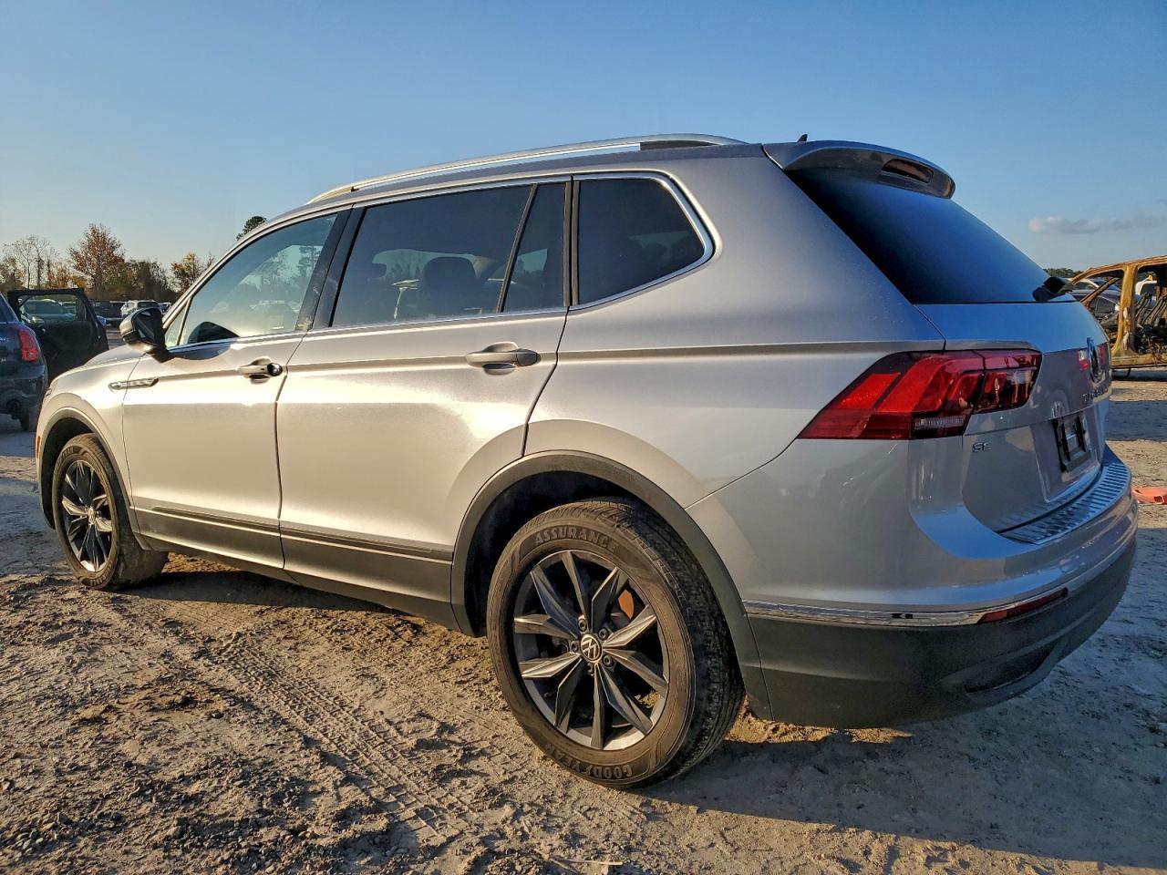 2023 Volkswagen Tiguan Se - Фото 2