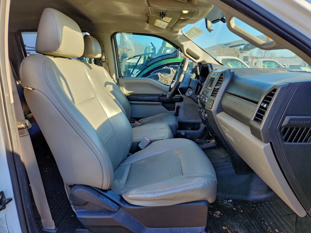 2018 Ford F350 Truck Cab And Chassis - Фото 5