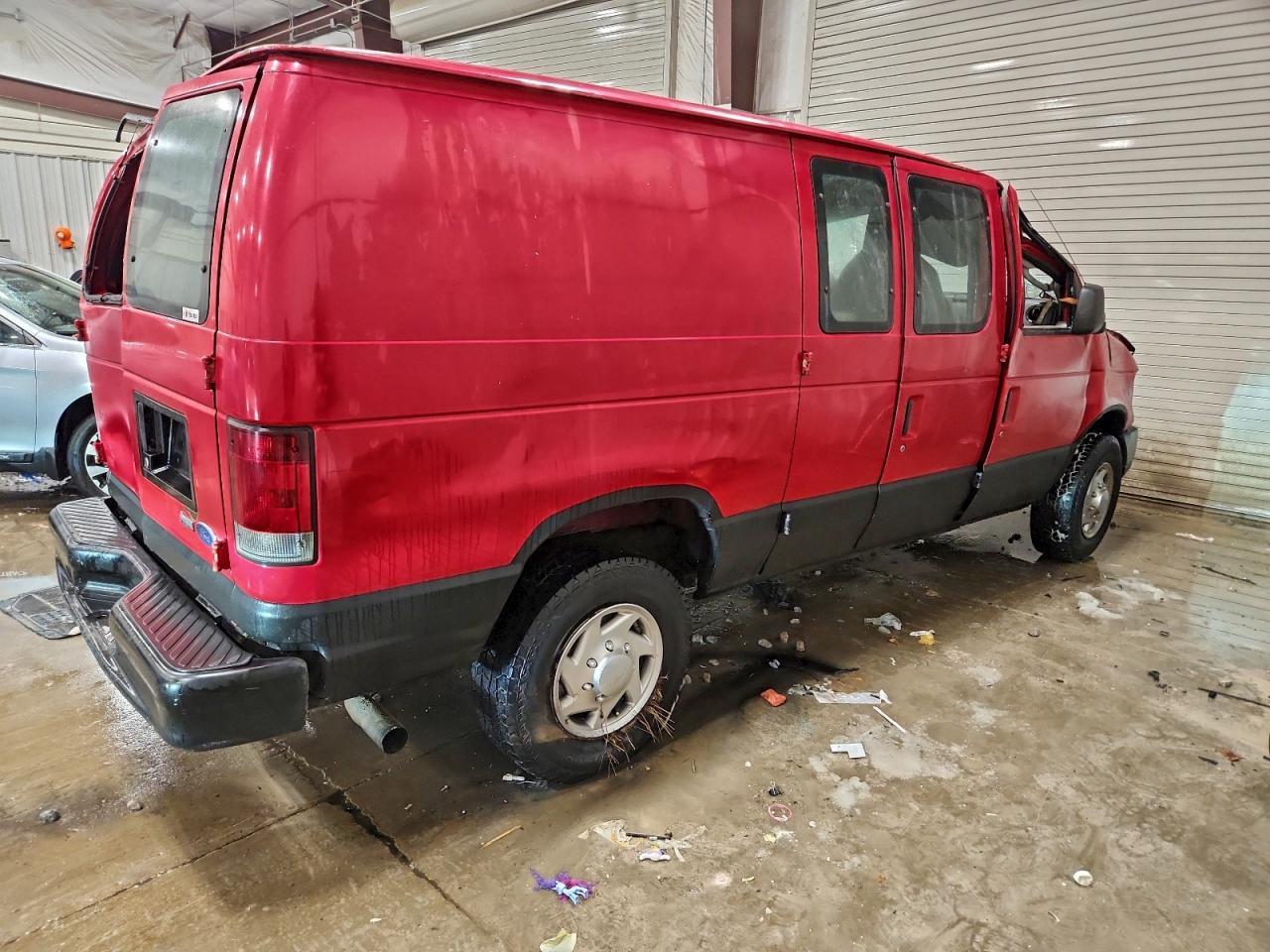 2010 Ford Econoline E350 Super Duty Van - Image 3