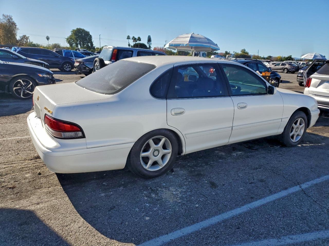 1997 Toyota Avalon - Image 3