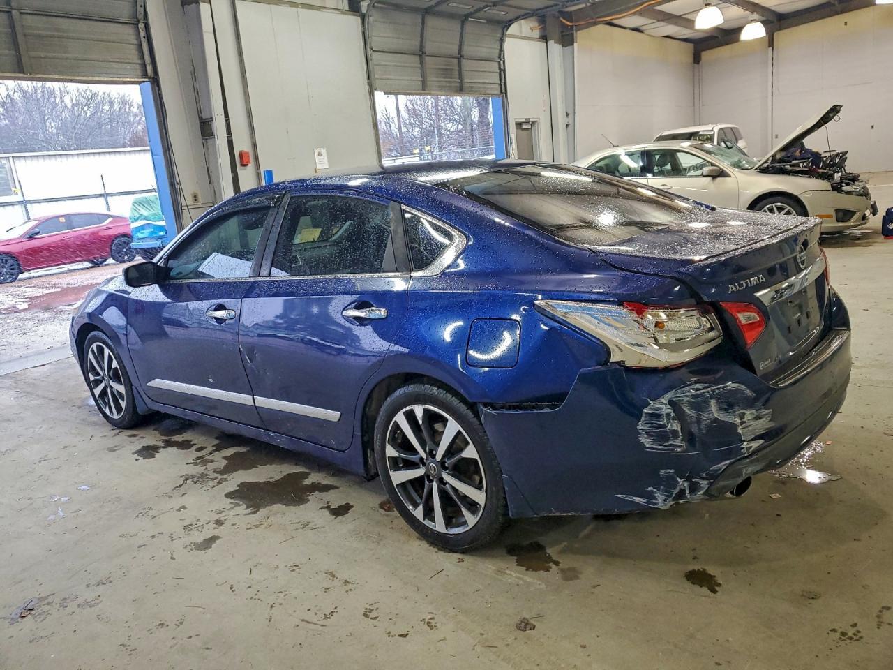 2016 Nissan Altima 2.5 - Фото 2