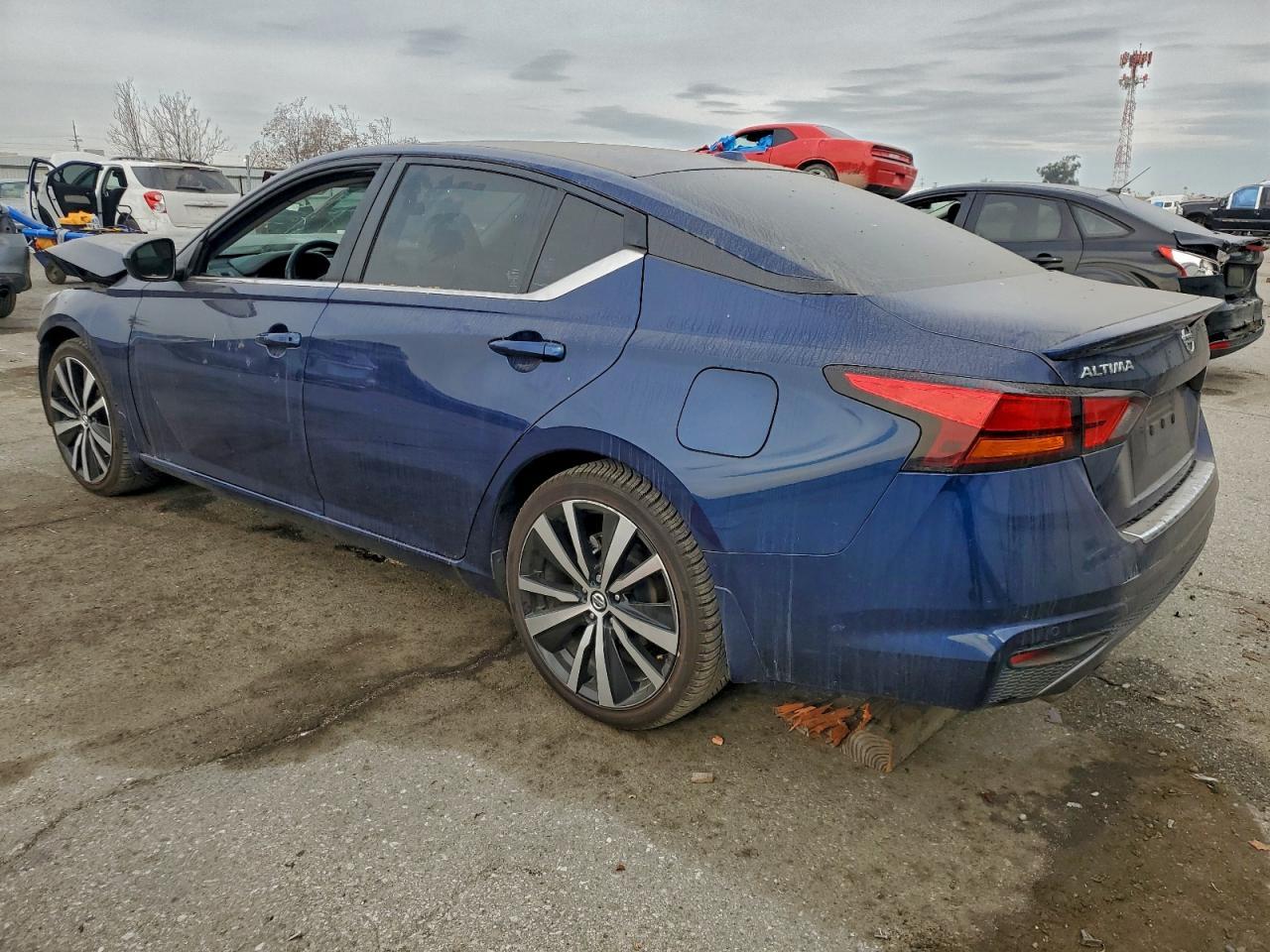 2021 Nissan Altima Sr - Фото 2