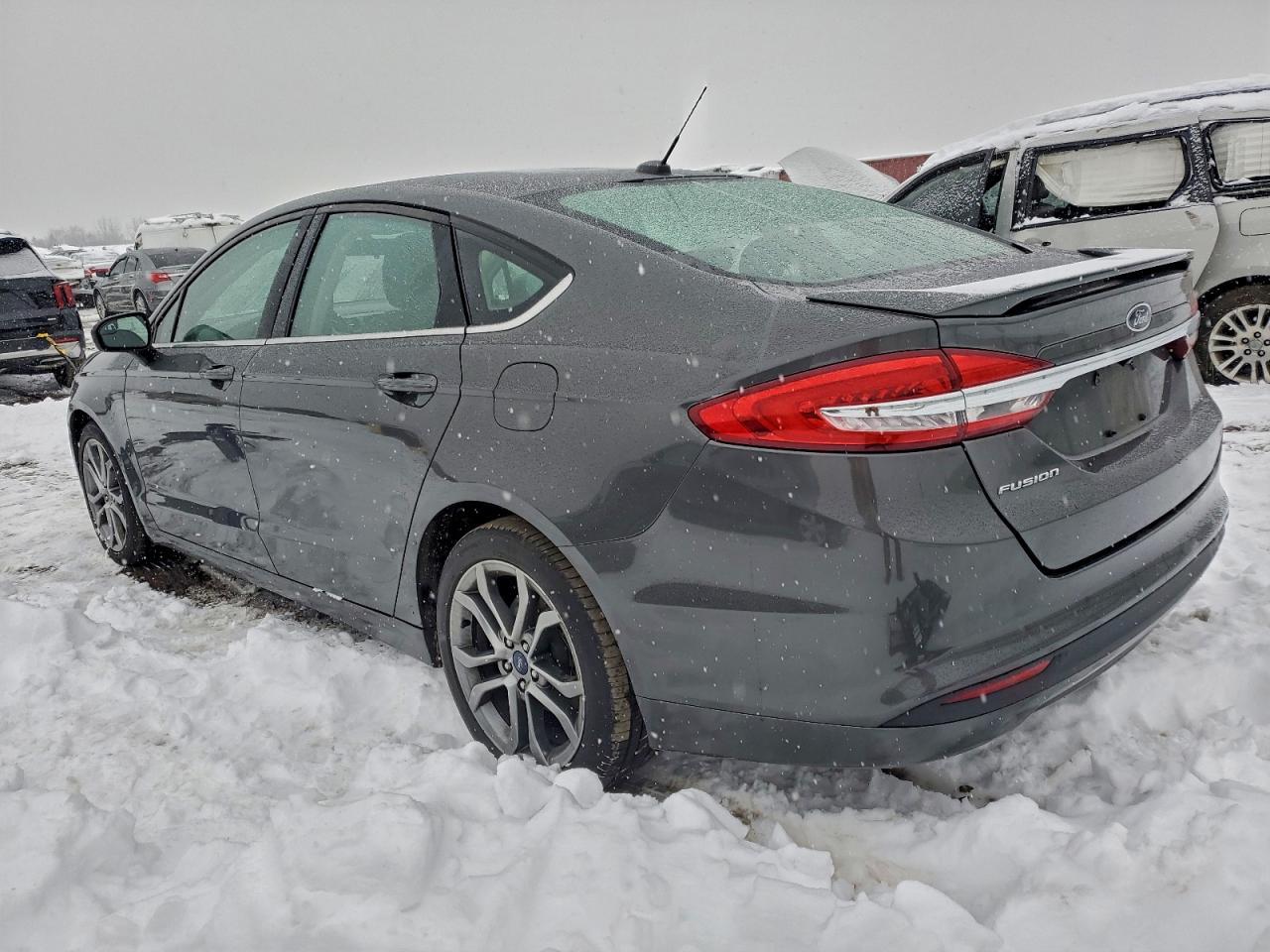 2017 Ford Fusion S - Фото 2