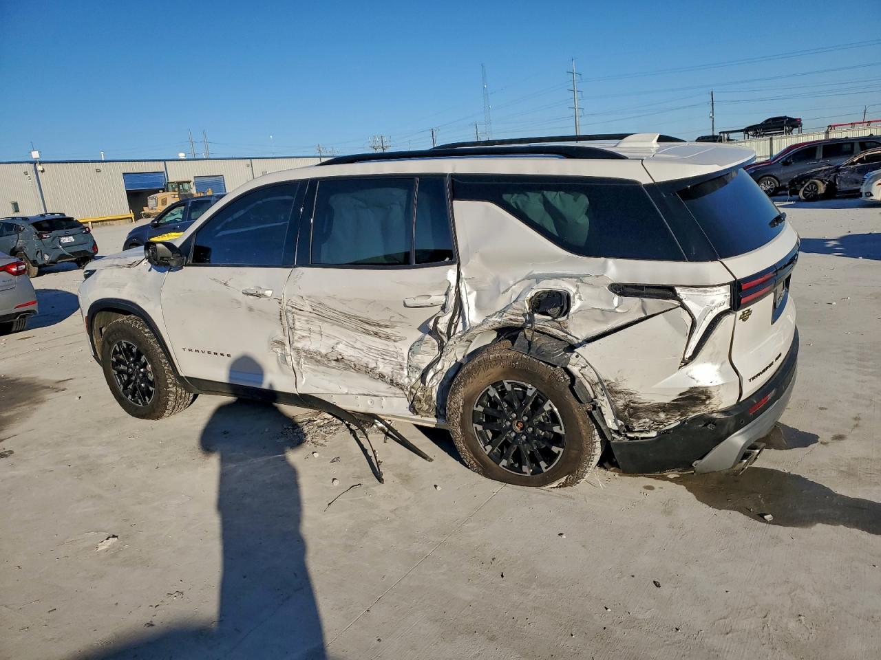 2024 Chevrolet Traverse Lt Z71 - Фото 2