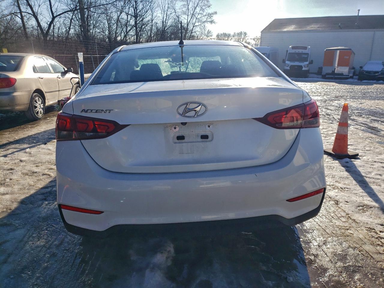 2020 Hyundai Accent Se - Фото 6