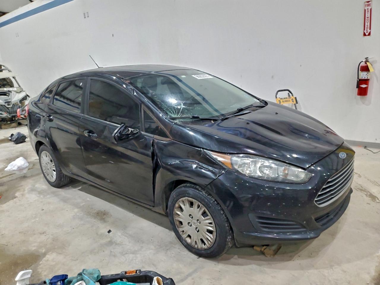 2015 Ford Fiesta S - Фото 4