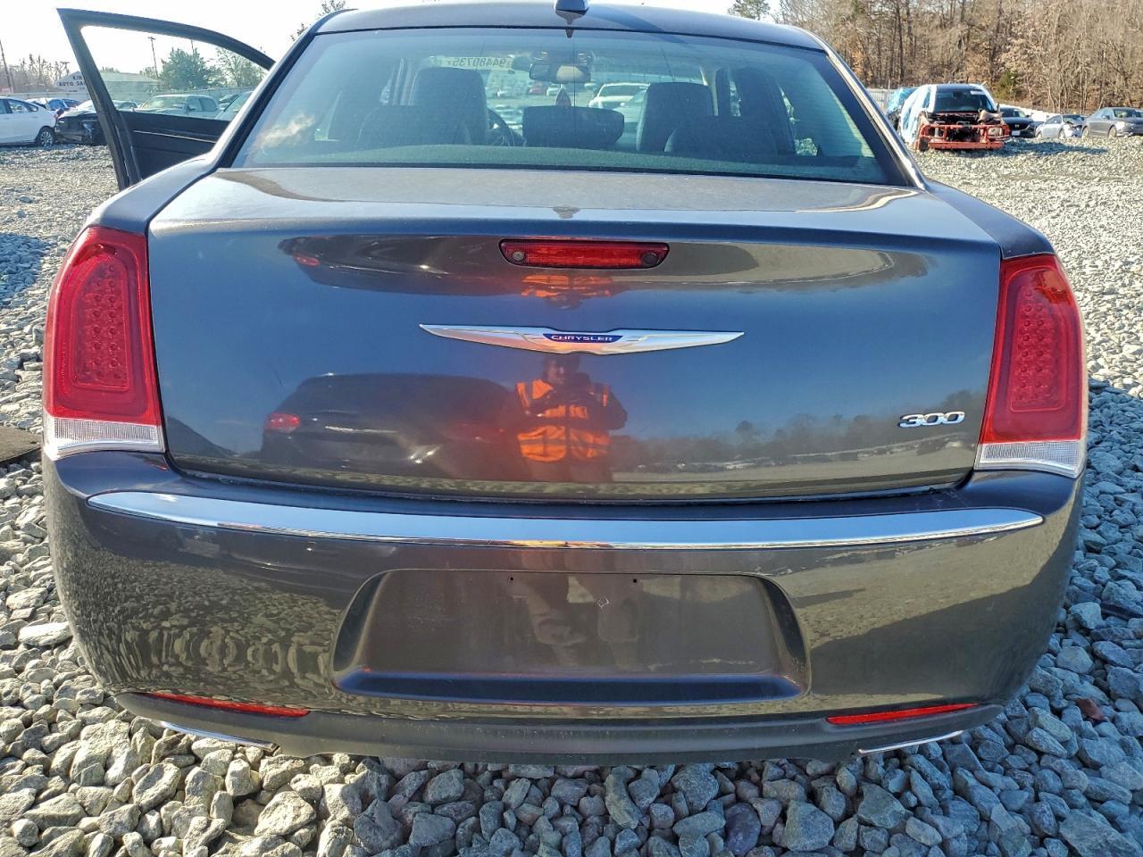 2019 Chrysler 300 Limited - Фото 6