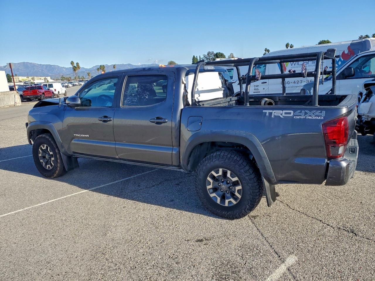 2018 Toyota Tacoma Double Cab - Фото 2