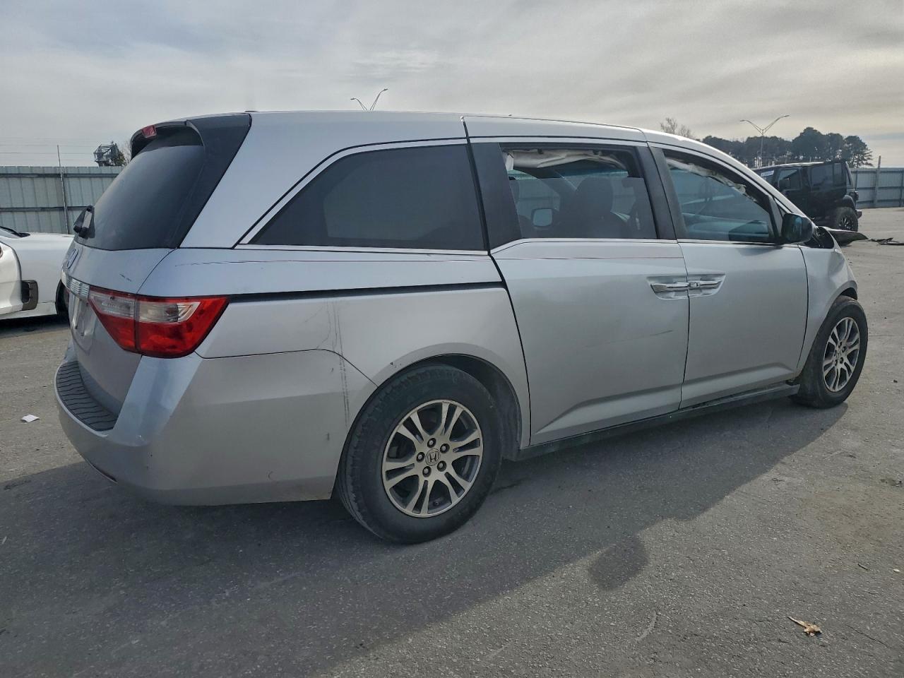 2012 Honda Odyssey Exl - Image 3