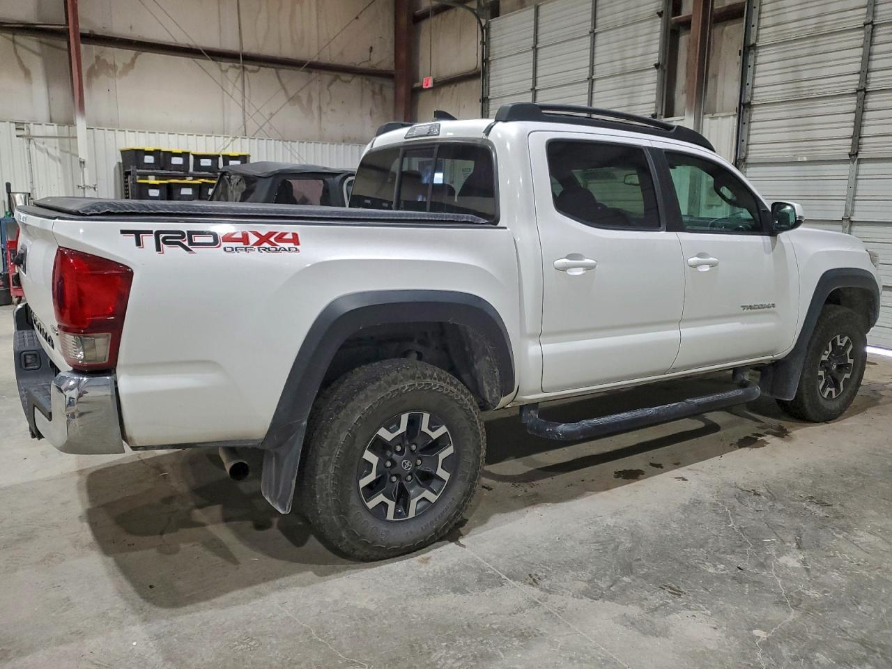2016 Toyota Tacoma Double Cab - Фото 3