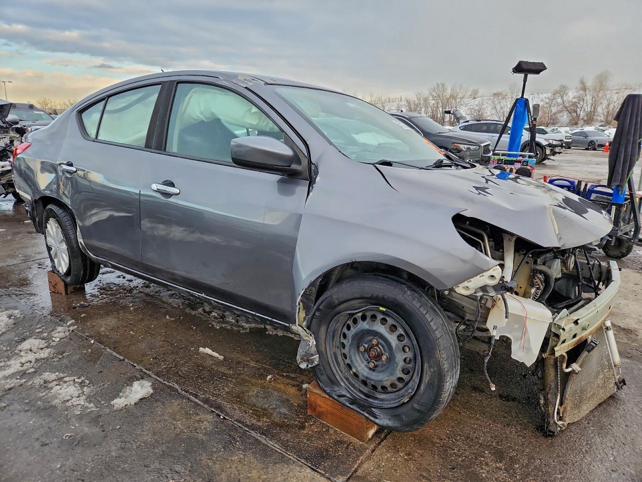 2017 Nissan Versa S - Фото 4