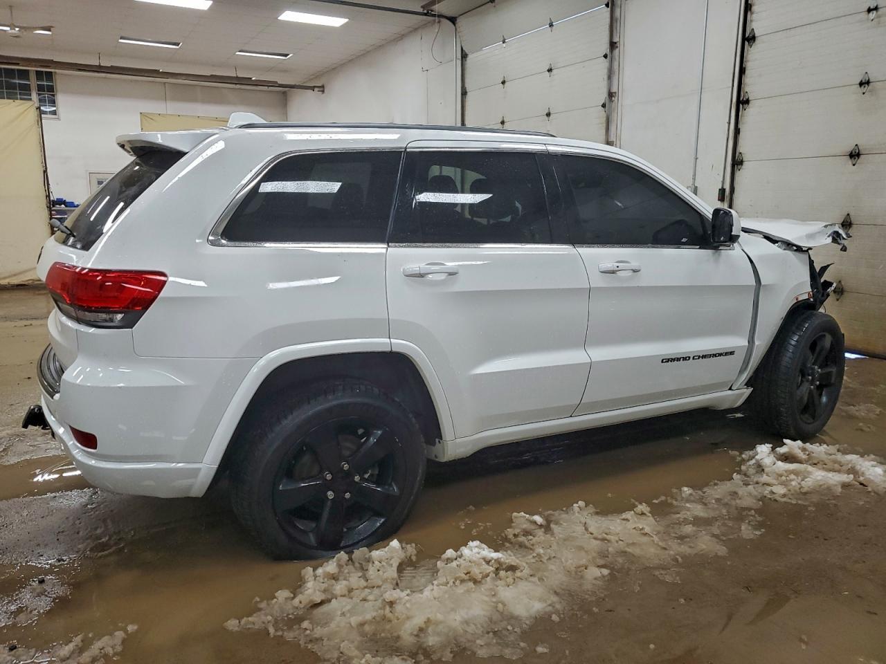 2014 Jeep Grand Cherokee Laredo - Image 3