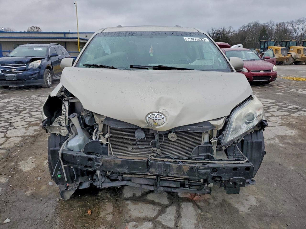 2015 Toyota Sienna Xle - Фото 5