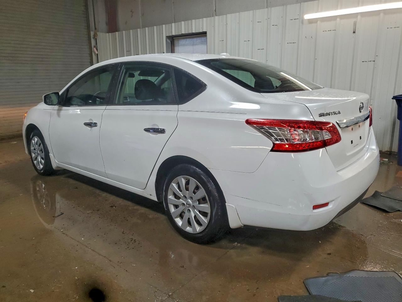 2015 Nissan Sentra S - Фото 2