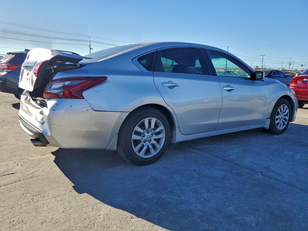 2018 Nissan Altima 2.5 - Image 3