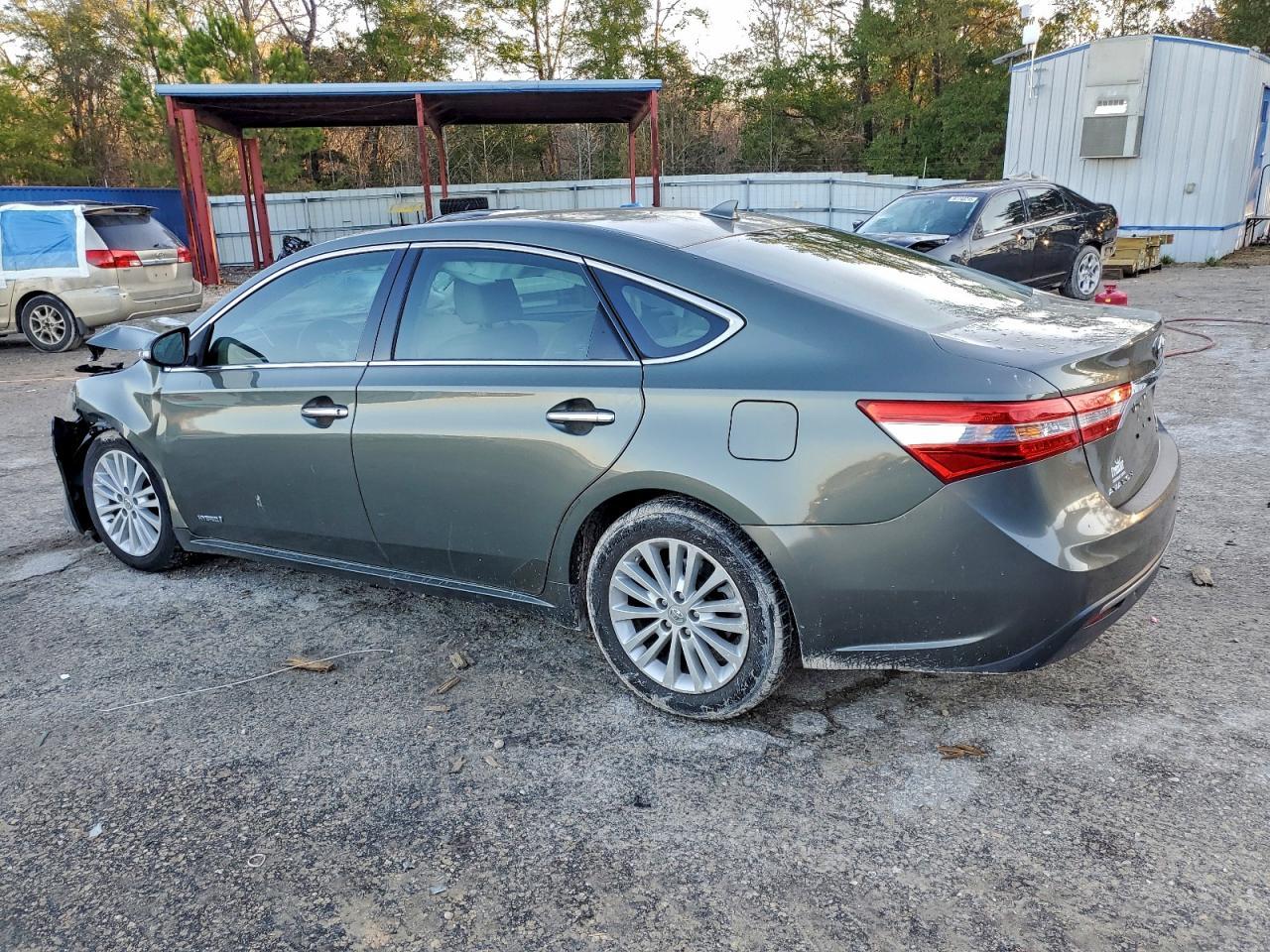 2013 Toyota Avalon Hybrid - Фото 2