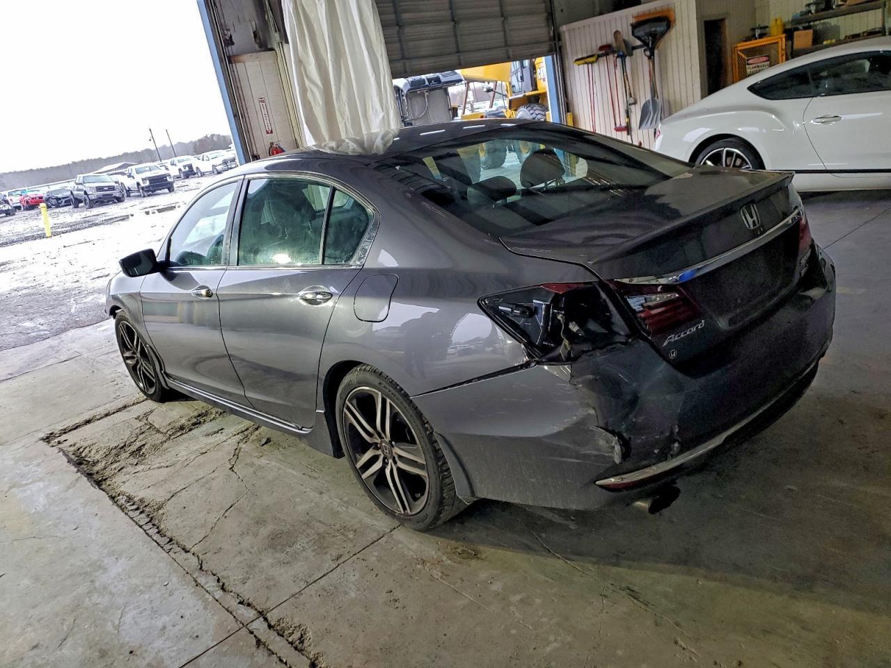 2016 Honda Accord Sport - Image 2
