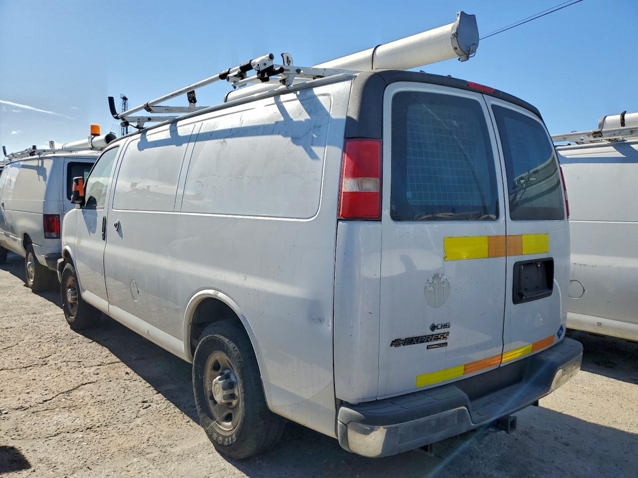 2014 Chevrolet Express G2500 * Cargo * Pri Fleet * - Image 2