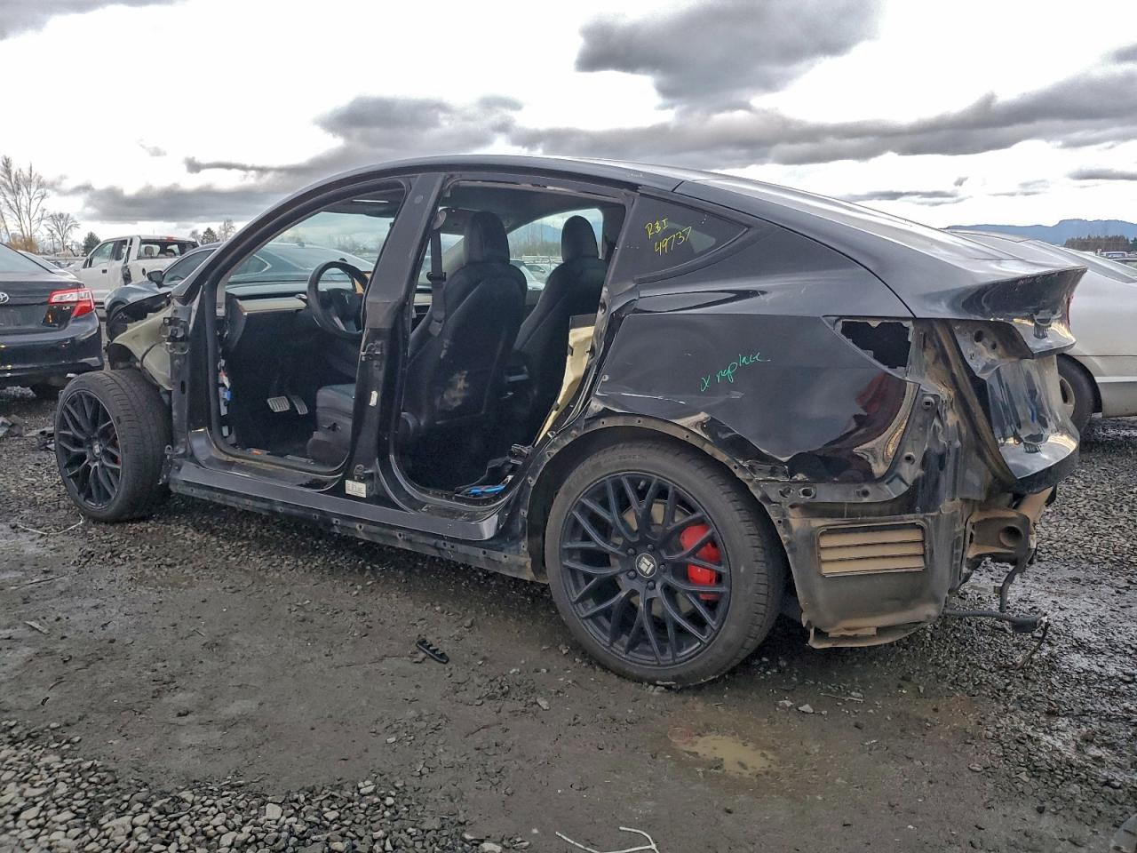 2022 Tesla Model Y - Фото 2