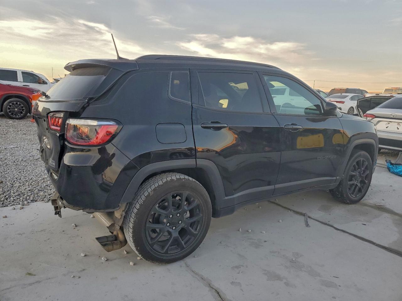2022 Jeep Compass Latitude - Фото 3