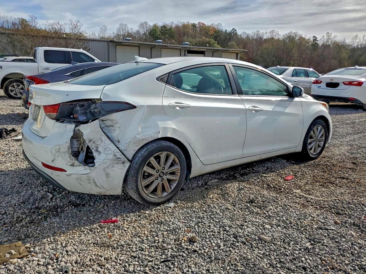 2016 Hyundai Elantra Se - Фото 3