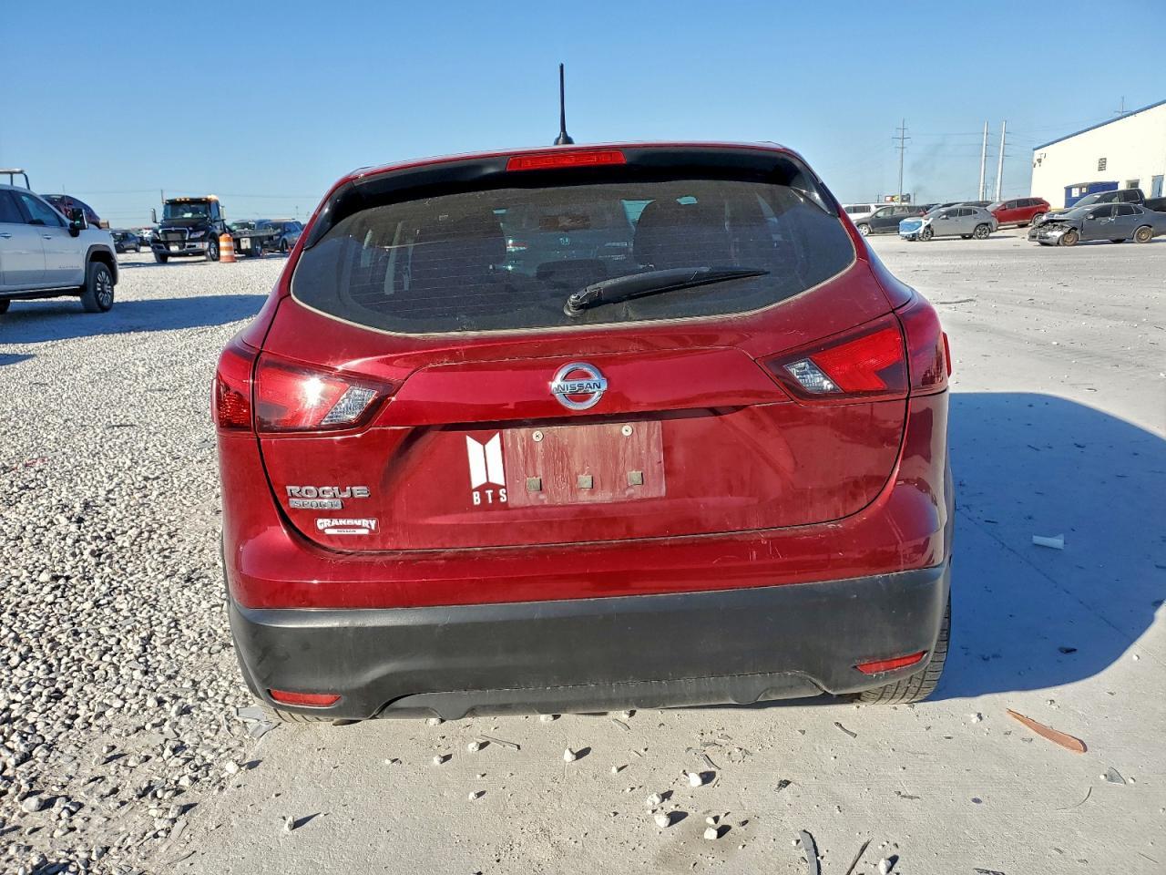 2019 Nissan Rogue Sport S - Image 6