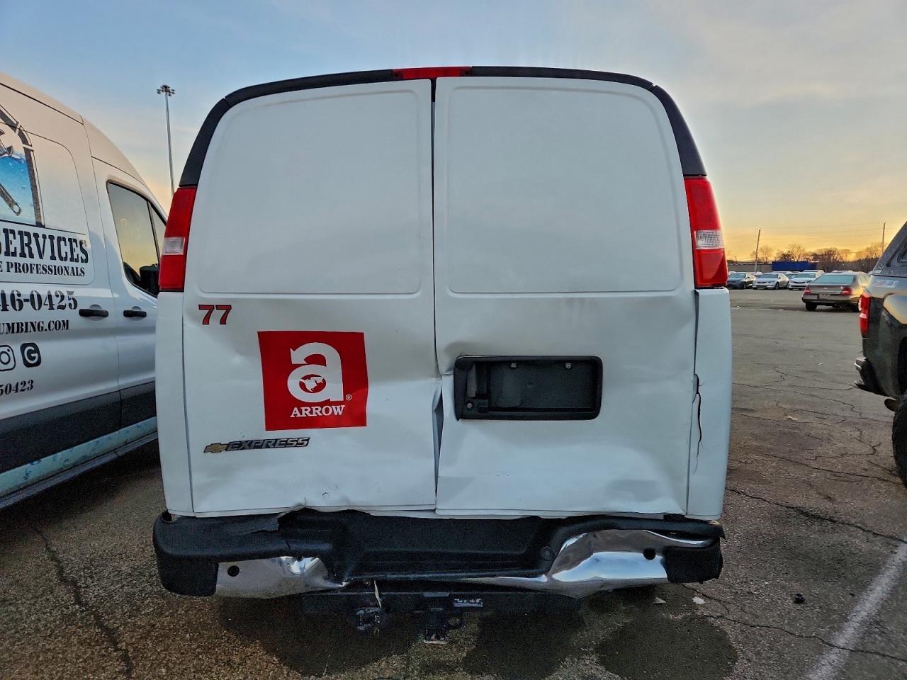2025 Chevrolet Express G2500 Delivery Van - Фото 6