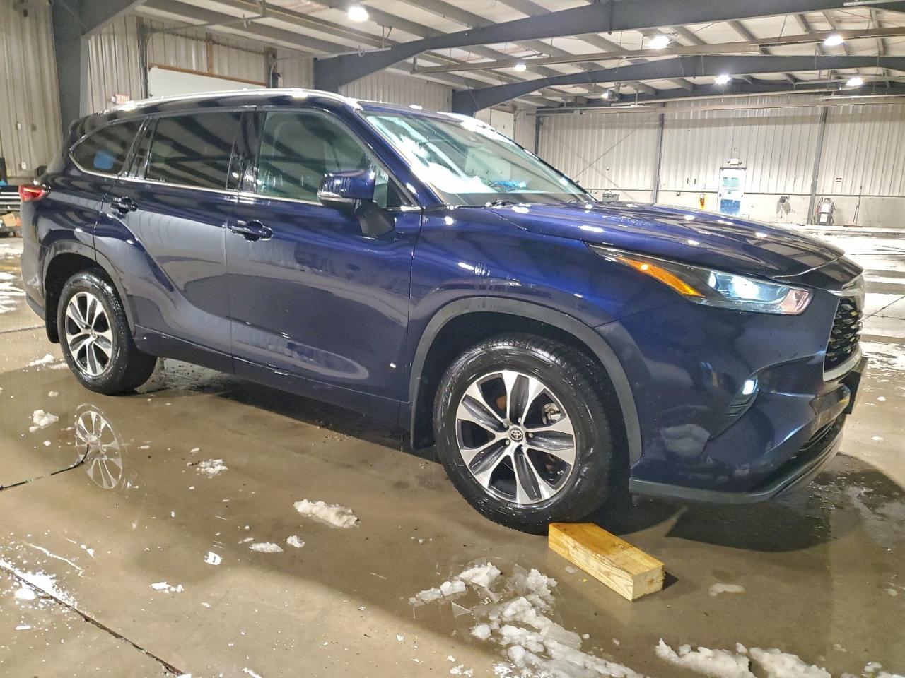 2022 Toyota Highlander Xle - Фото 4
