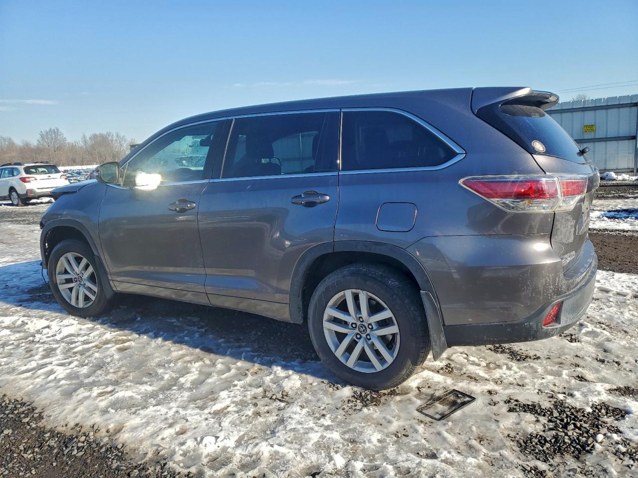 2016 Toyota Highlander Le - Фото 2