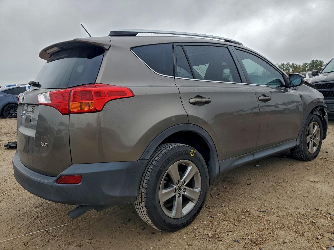 2015 Toyota Rav4 Xle - Фото 3