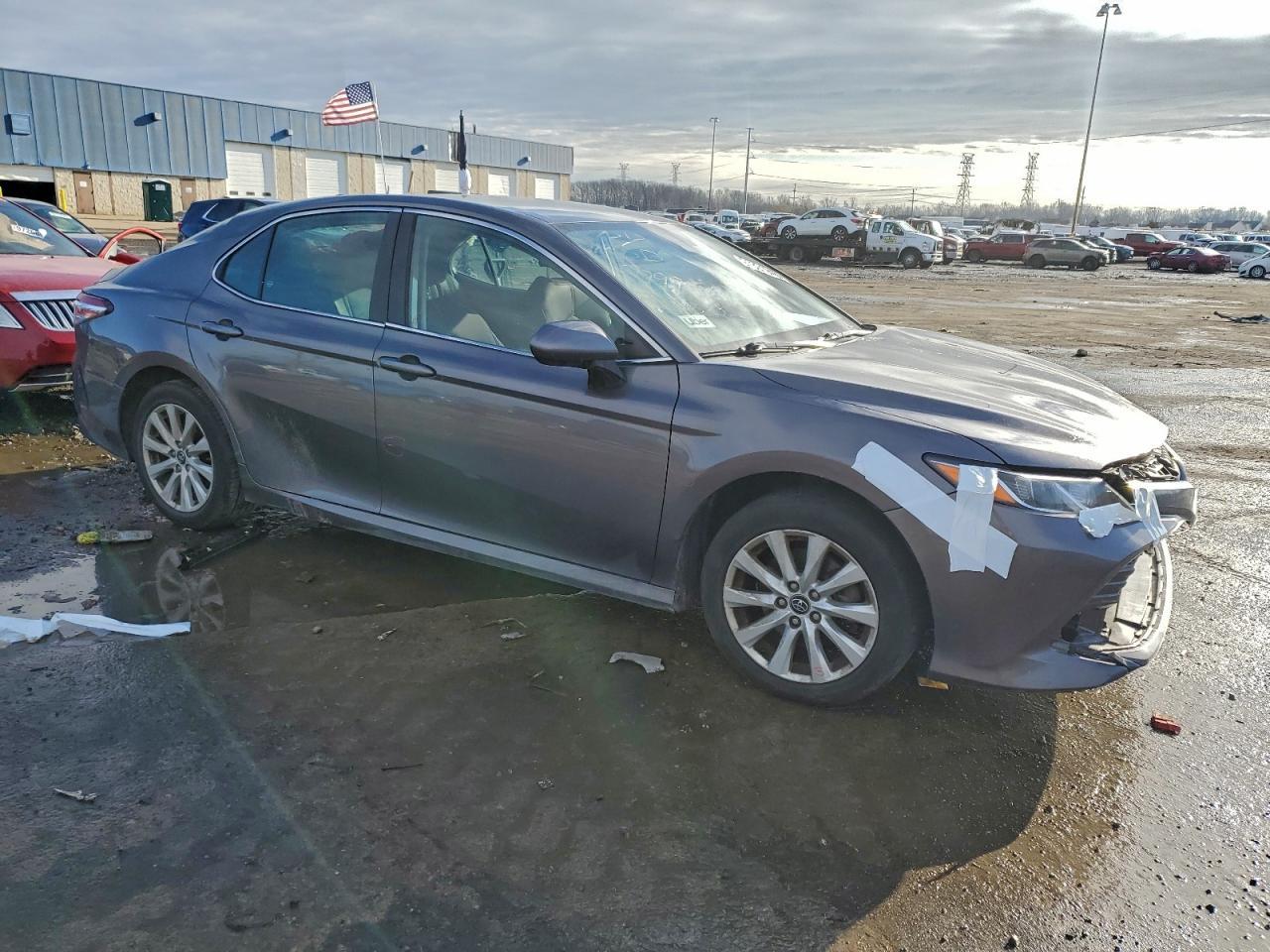 2020 Toyota Camry Le - Image 4