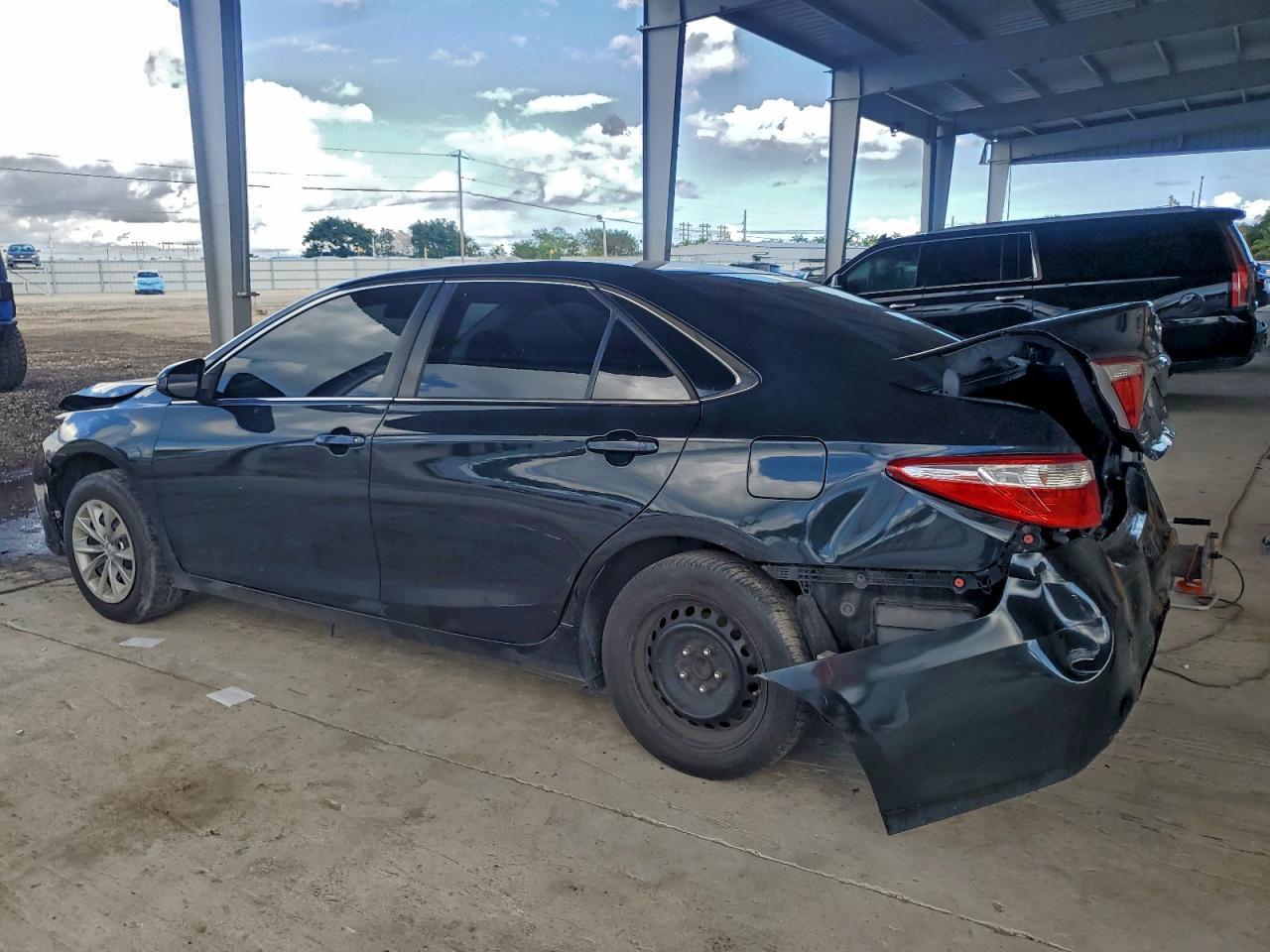 2017 Toyota Camry Le - Image 2