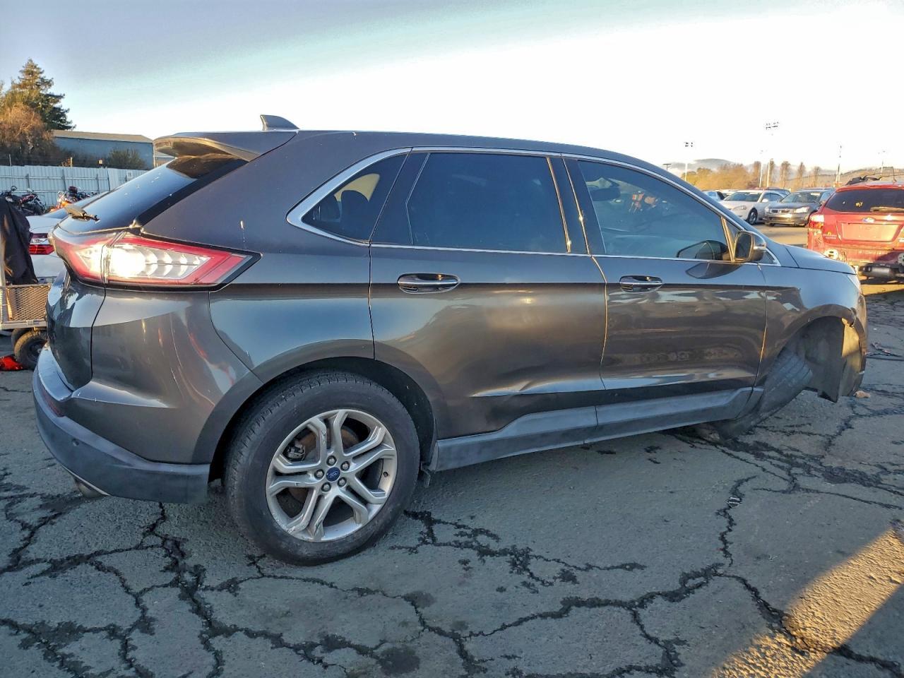 2017 Ford Edge Titanium - Фото 3