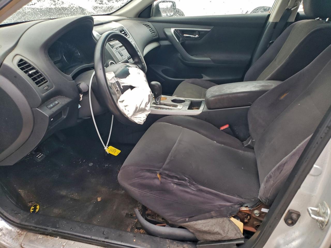 2013 Niss Altima 2.5 - Image 7