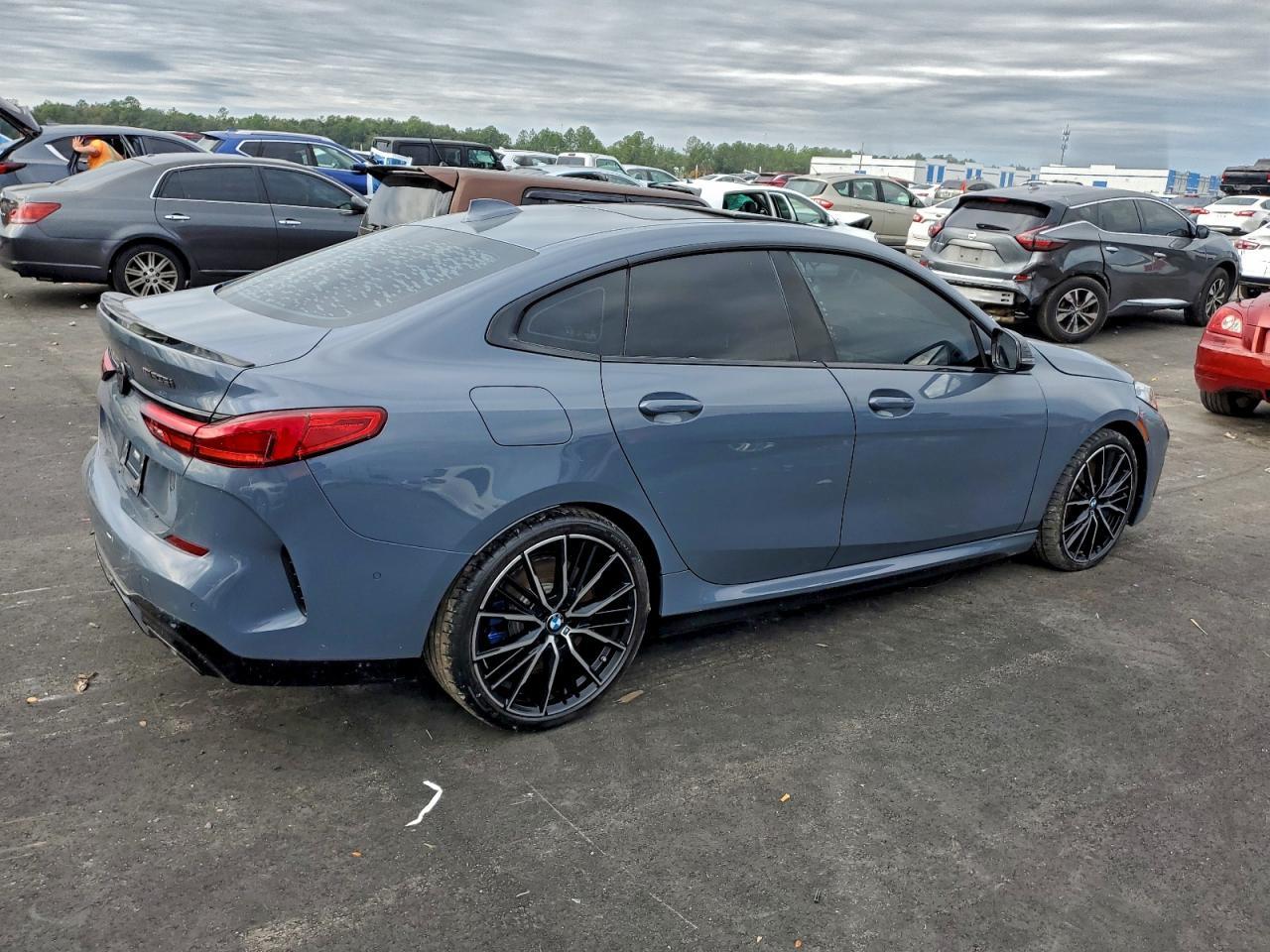 2021 BMW M235Xi - Фото 3