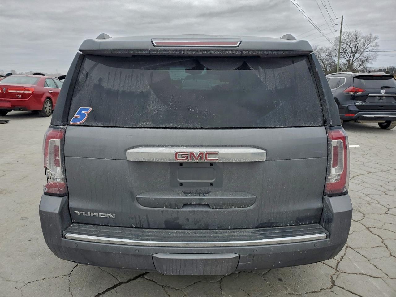 2018 GMC Yukon Denali - Фото 6
