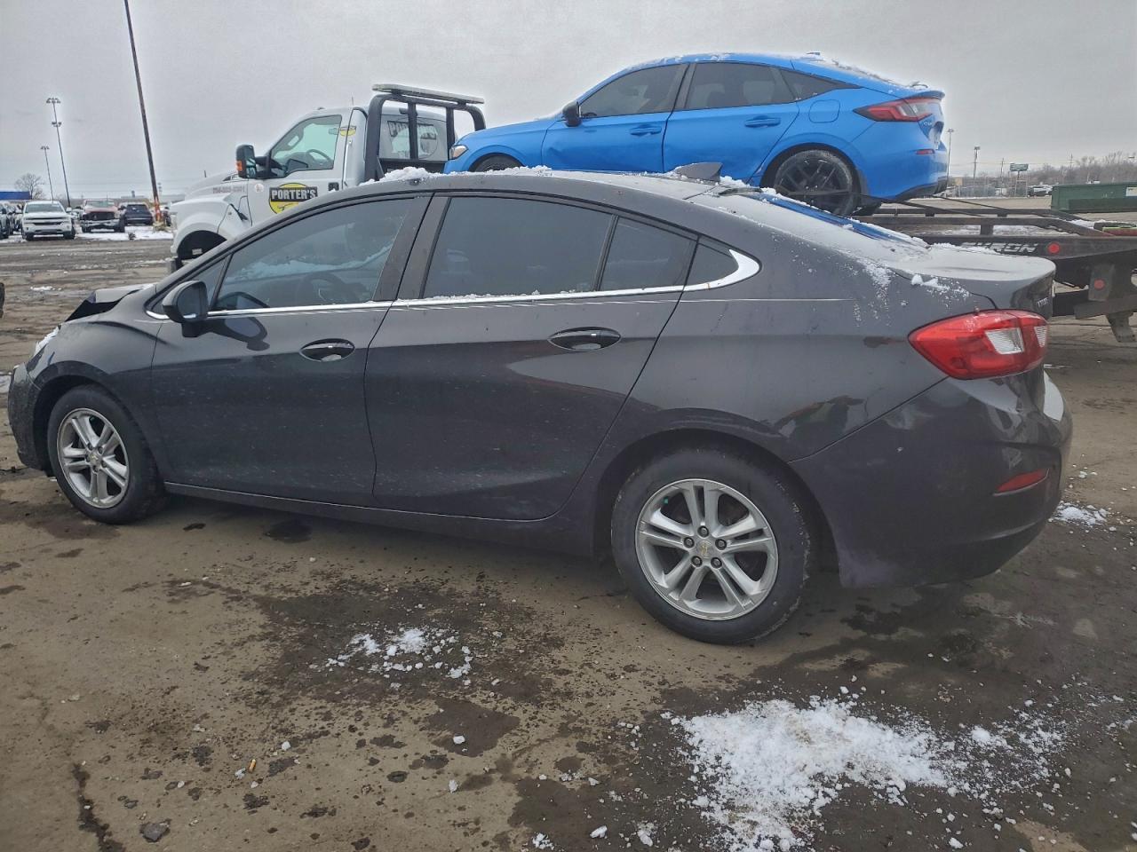 2017 Chevrolet Cruze Lt - Image 2
