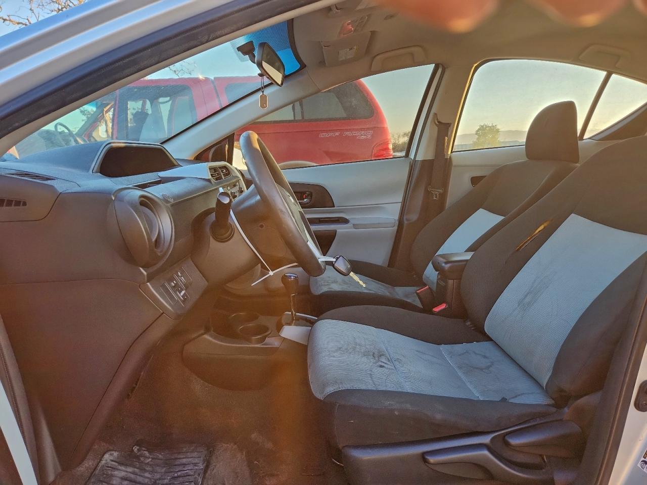 2012 Toyota Prius C - Image 7