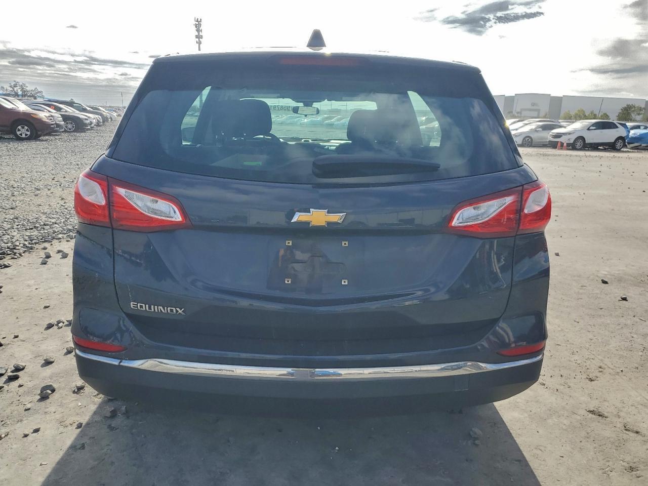 2018 Chevrolet Equinox Ls - Image 6
