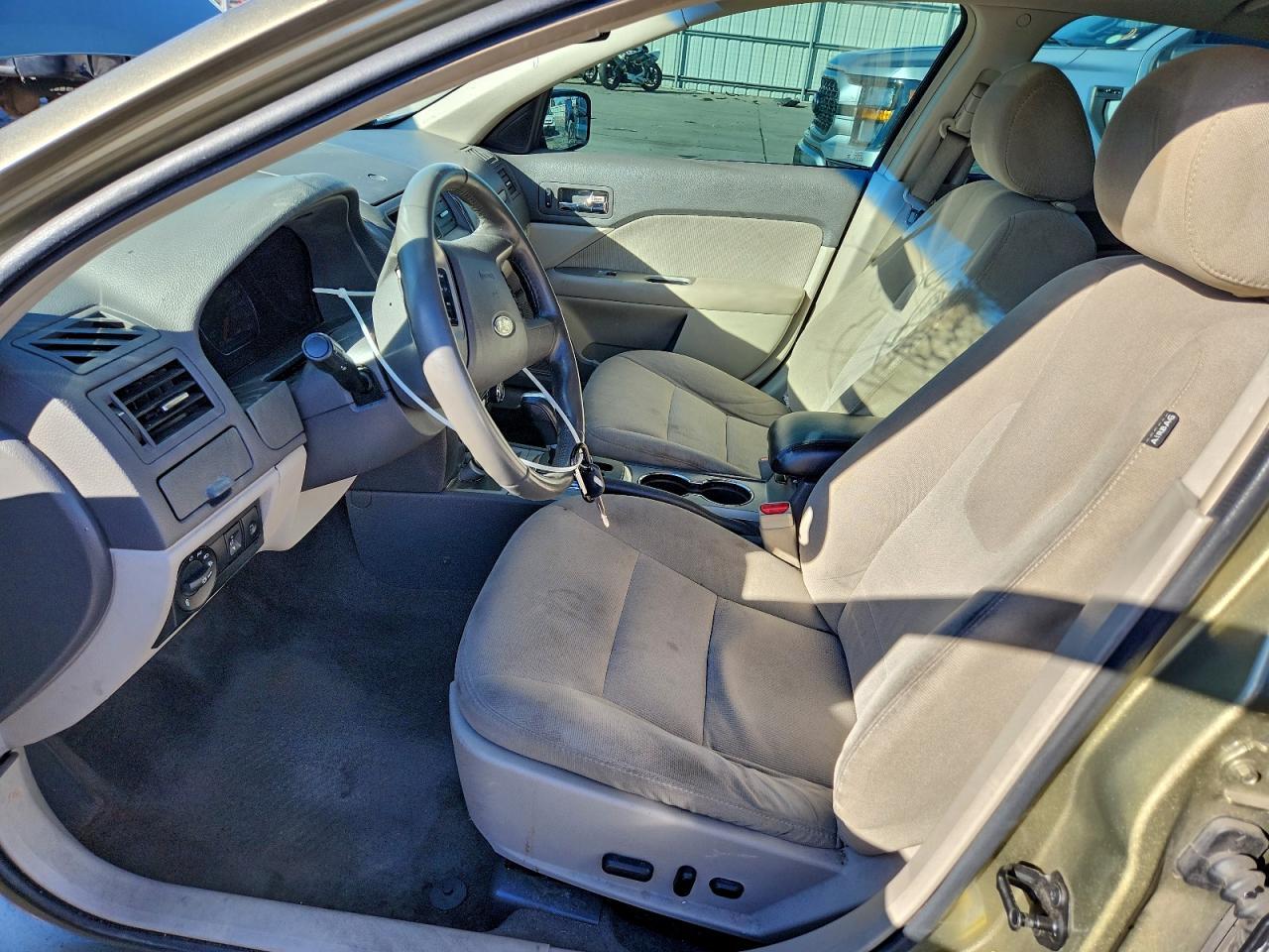 2012 Ford Fusion Hybrid - Image 7