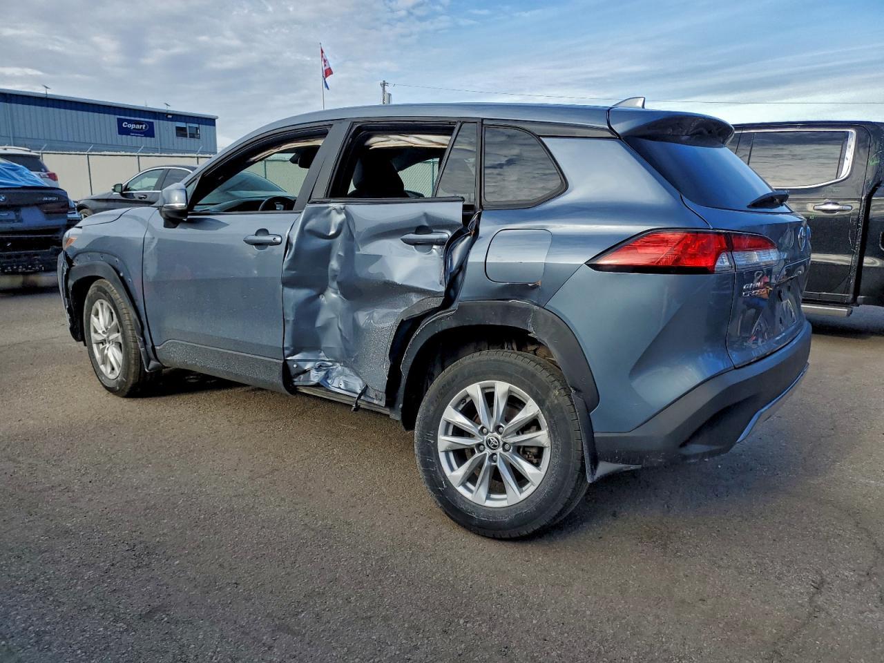2022 Toyota Corolla Cross Le - Фото 2