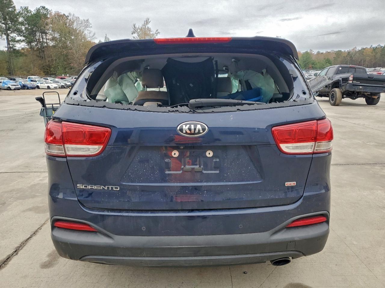 2017 Kia Sorento Lx - Image 6