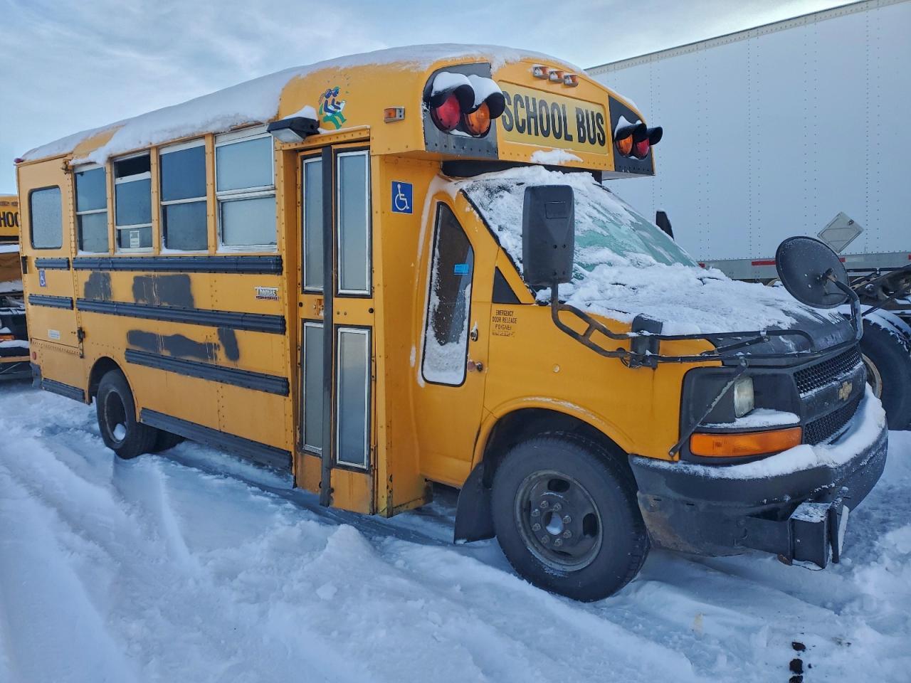 2010 Chevrolet Express - Фото 4