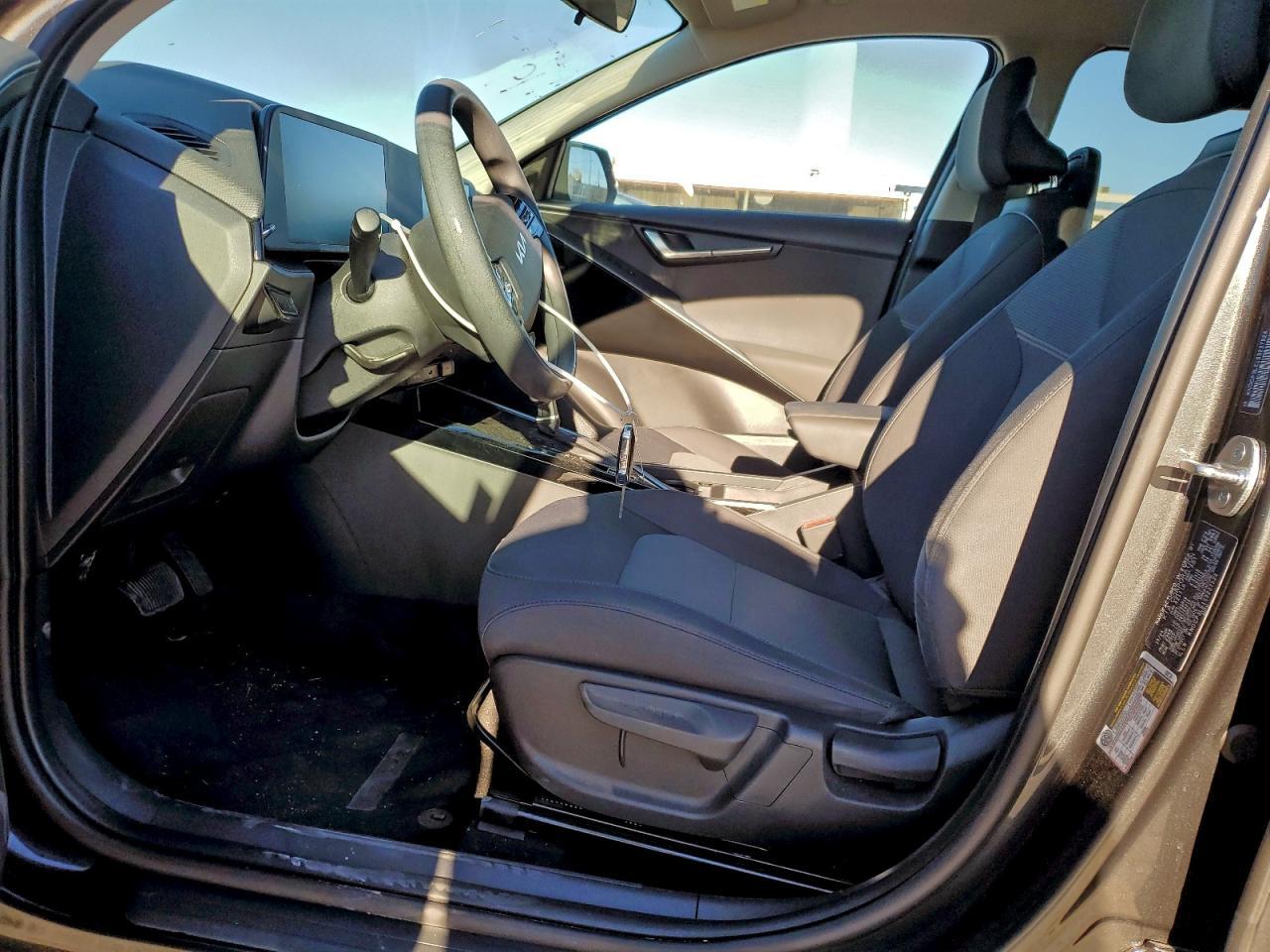 2025 Kia Niro Lx - Image 7