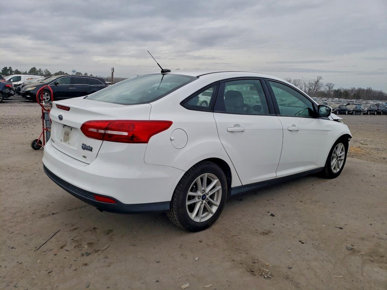 2018 Ford Focus Se - Image 3