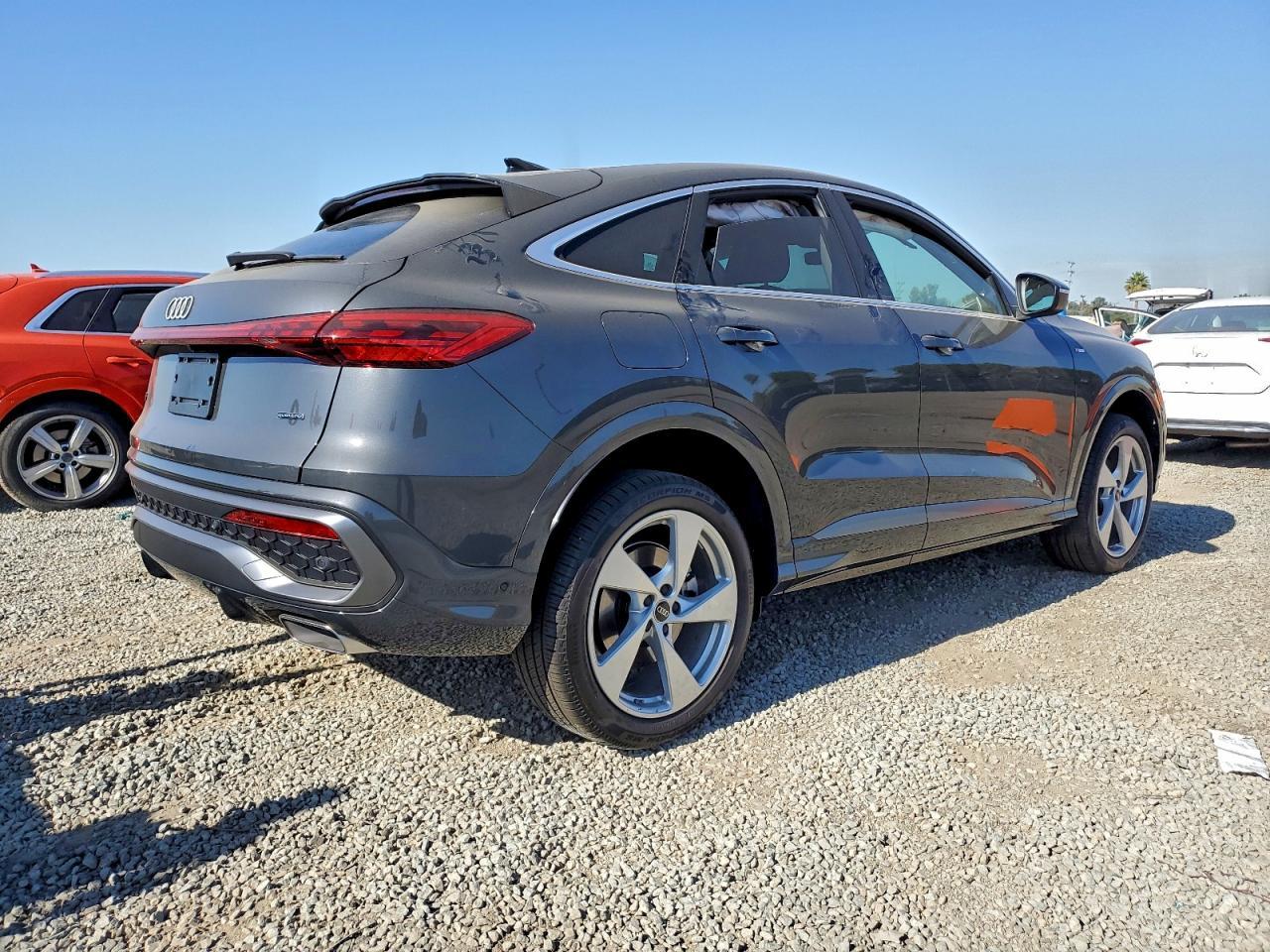 2025 Audi Q5 Sportback Premium Plus - Image 3