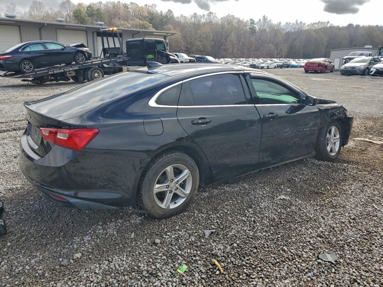 2020 Chevrolet Malibu Ls - Фото 3