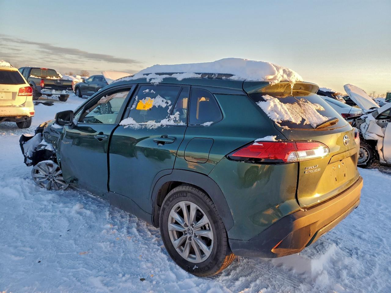 2024 Toyota Corolla Cross Le - Фото 2