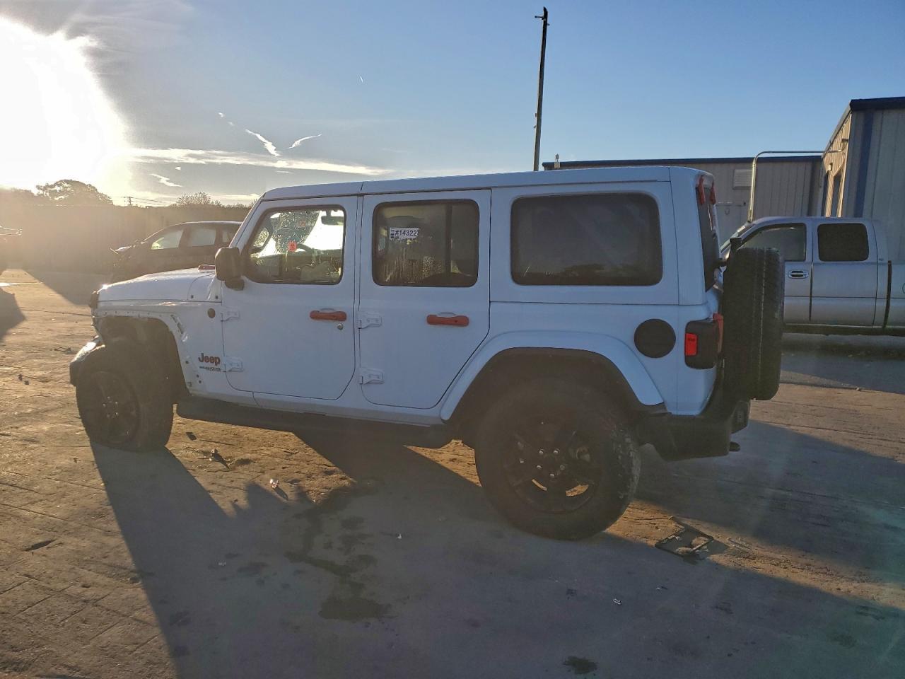2022 Jeep Wrangler Unlimited Sahara - Фото 2